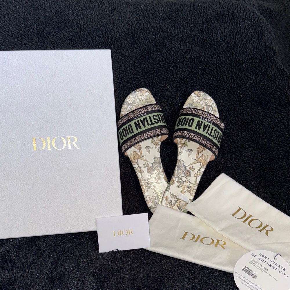 Dior Dway Slides - Picture 2 of 8